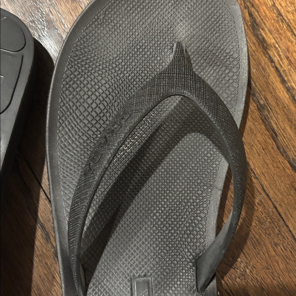 New Prada black men’s Rubber Thong Sandals- size 8 - Picture 4 of 7